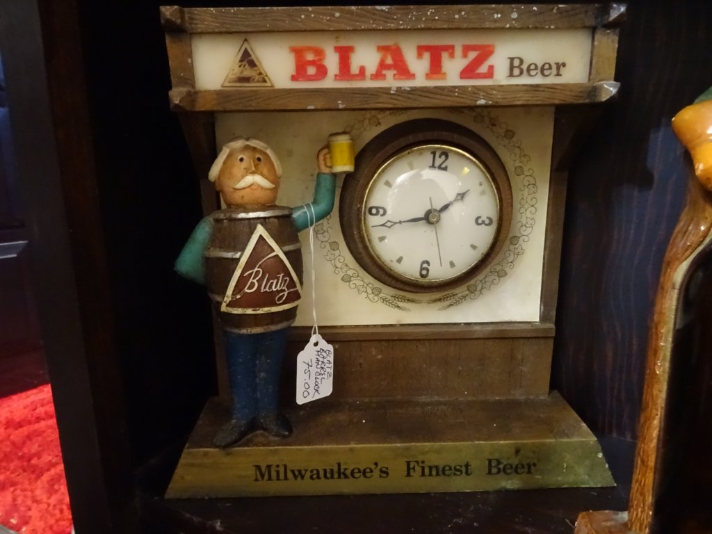 blatzbeerlightedclock.jpg