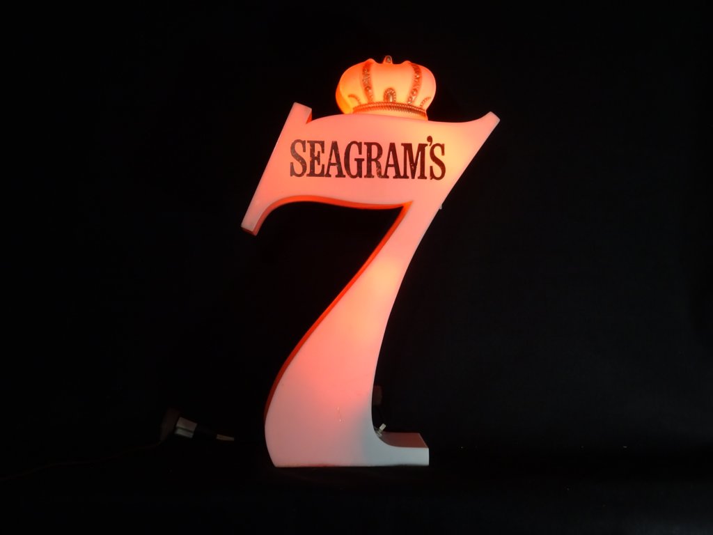 seagrams7largenumber7lightedsign.jpg